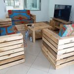 Salon 3 places avec 1table + meuble TV + coussins