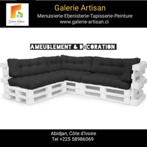 Canapé d'angle 6 places avec coussins + 1 table vitrée