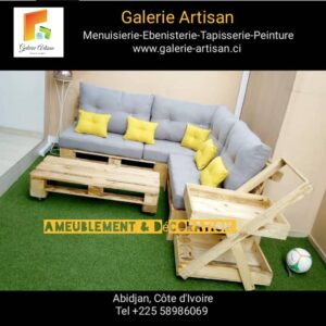 Salon 05 places avec coussin + 01 table vitré avec 01